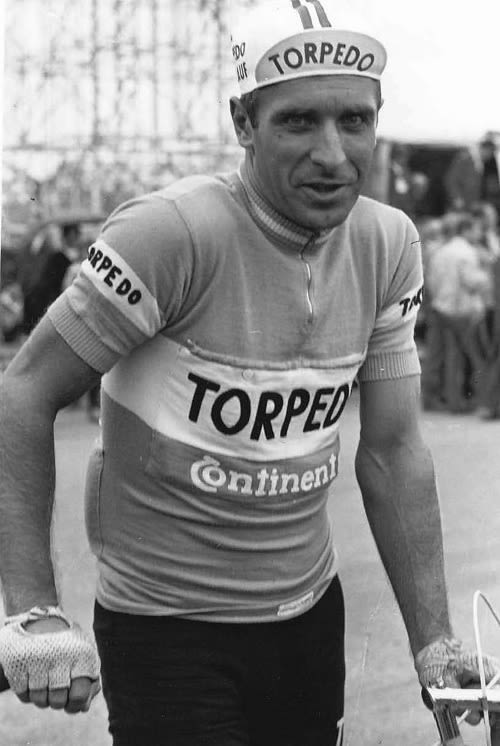 Après avoir fui la RDA par amour d'une jeune Allemande de l'Ouest et du Tour, Dieter Wiedemann passa professionnel dans l'équipe Torpedo. L'expérience, qui le mena sur les routes de la Grande Boucle en 1987, ne fut pas une réussite… (D.R.) 