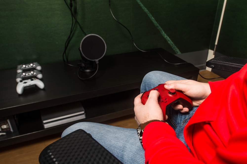 Twikii, le champion FIFA et ePlayer pro du Standard, dispose de sa propre Gaming Room, pour s&#39;entraîner.