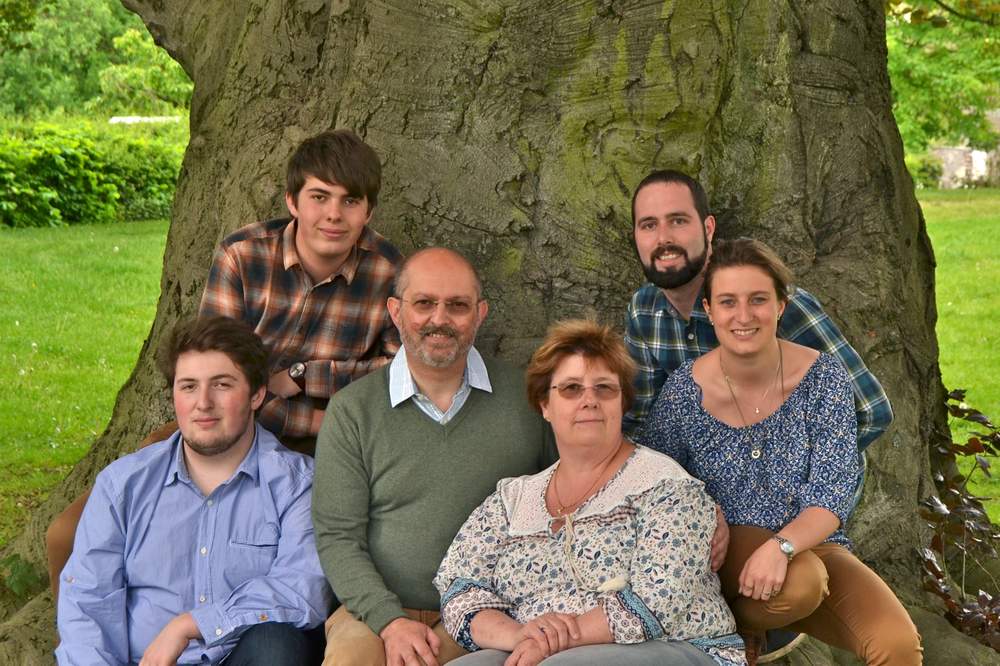 La famille au grand complet, rassemblée expressément pour le dossier famille ©DR