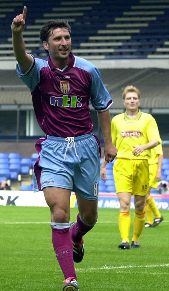 Luc Nilis (Aston Villa 2000-2001) : 3 matchs\/ 1 but\/ 0 assist  